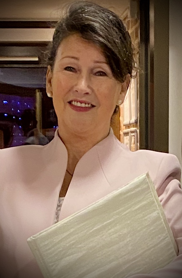 Photography by Jacqueline Byron Celebrant at Pembroke Lodge